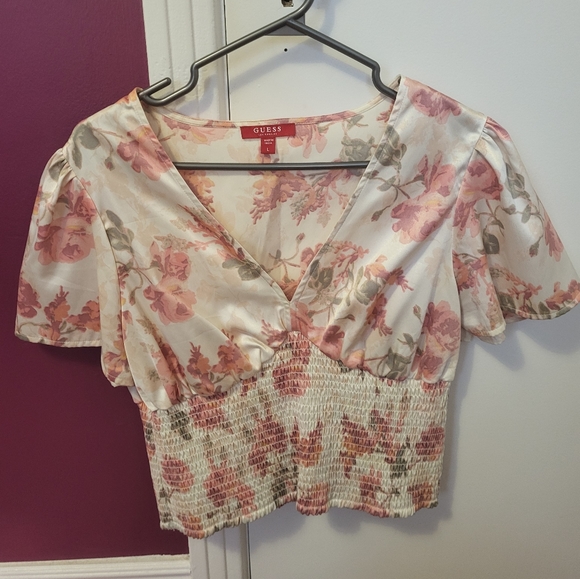 Large floral guess top - Picture 1 of 4